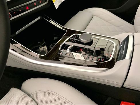 New 2026 BMW X5 xDrive40i w/ Premium Package image 6