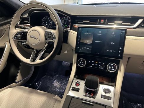 New 2026 Jaguar F-PACE R-Dynamic S AWD/4WD image 18