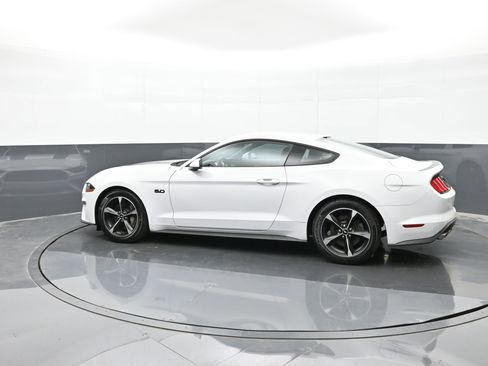Used 2018 Ford Mustang GT image 5