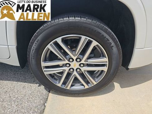 Used 2024 Chevrolet Traverse High Country FWD image 32