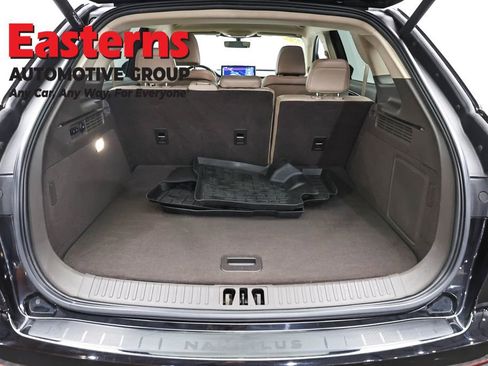 Used 2022 Lincoln Nautilus AWD w/ Premium Package image 9