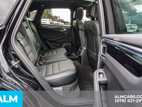 Used 2023 Porsche Macan Turbo image 22