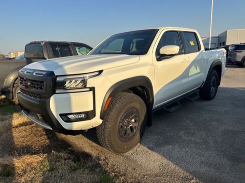 Used 2025 Nissan Frontier PRO-4X w/ Pro Premium Package image 1