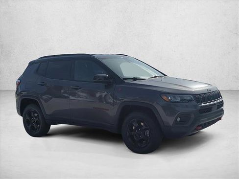 Used 2024 Jeep Compass Trailhawk AWD/4WD image 3