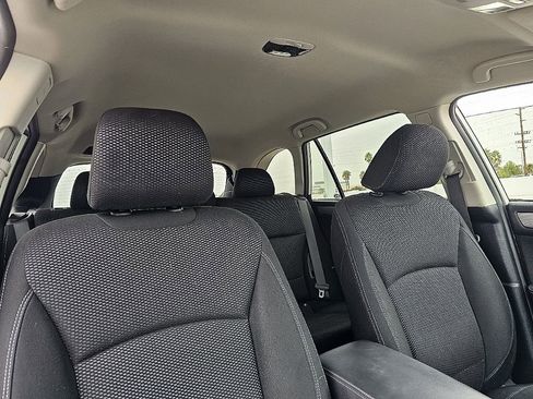 Used 2018 Subaru Outback 2.5i Premium image 19