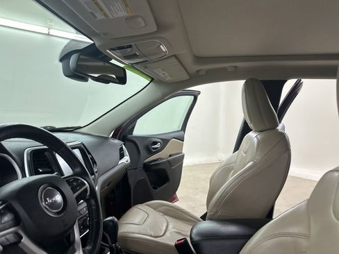 Used 2015 Jeep Cherokee Limited w/ Luxury Group image 34