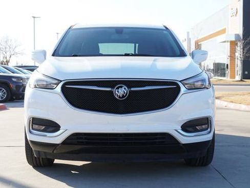 Used 2019 Buick Enclave Essence w/ LPO, Sport Appearance Package image 2