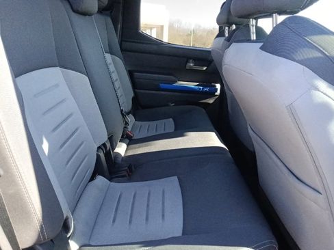 Used 2024 Toyota Tacoma TRD Off-Road image 29