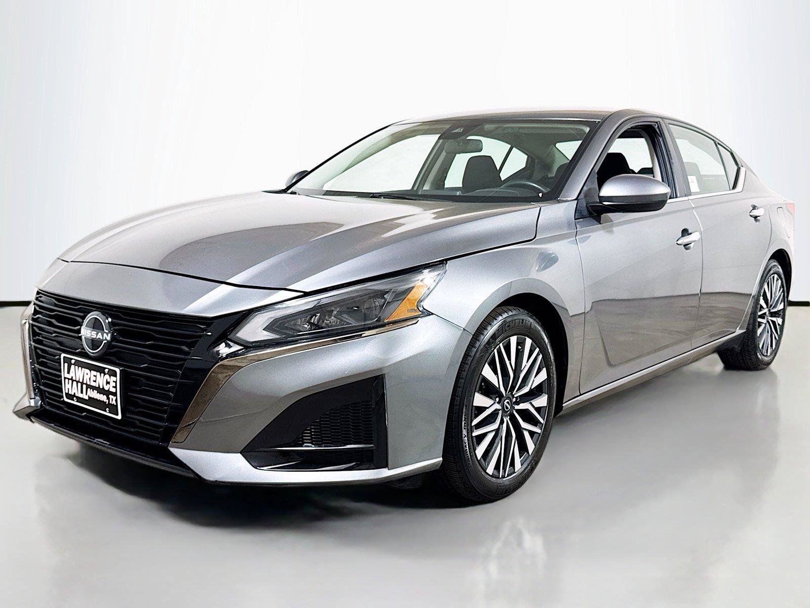 Used 2023 Nissan Altima 2.5 SV FWD image 1