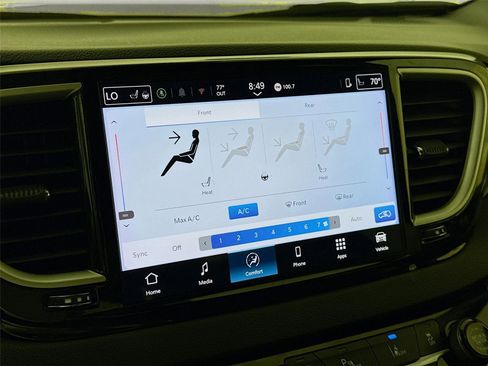 Used 2025 Chrysler Pacifica Select FWD image 16