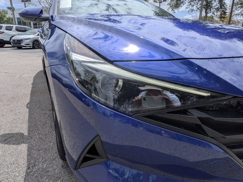 Used 2023 Hyundai Elantra SEL w/ Convenience Package FWD image 10