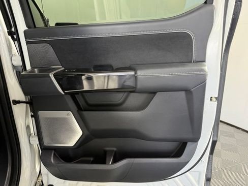 Used 2023 Ford F150 Lightning Platinum AWD/4WD image 18