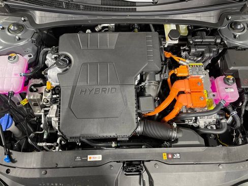 New 2025 Hyundai Elantra Limited image 9