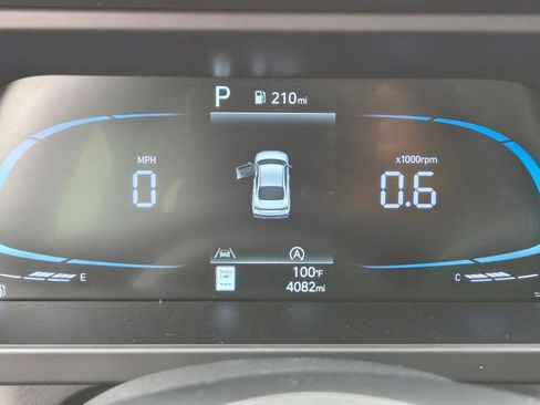 Used 2026 Hyundai Elantra SE FWD image 25