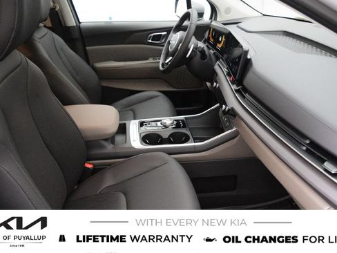 New 2026 Kia Carnival EX FWD image 16