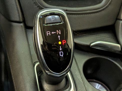 Used 2018 Cadillac XT5 Luxury w/ Driver Awareness Package image 17