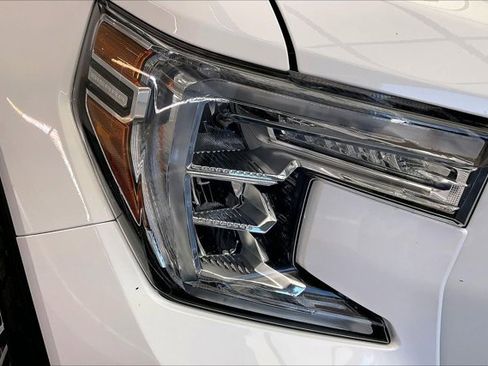 Used 2020 GMC Sierra 1500 AT4 w/ Off-Road Performance Package image 28