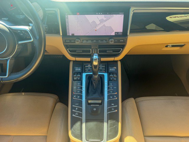 Used 2020 Porsche Macan AWD/4WD image 11
