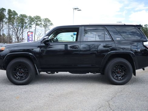 Used 2016 Toyota 4Runner SR5 Premium image 2