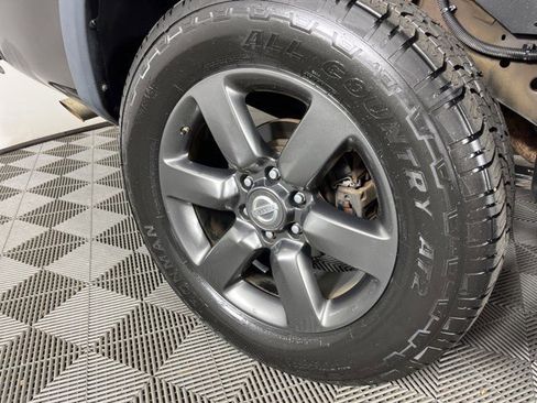 Used 2015 Nissan Titan SV w/ SV Value Truck Package image 12