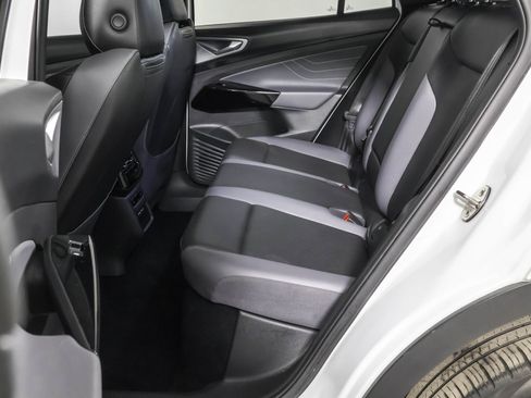 Used 2023 Volkswagen ID.4 Pro S Plus image 36