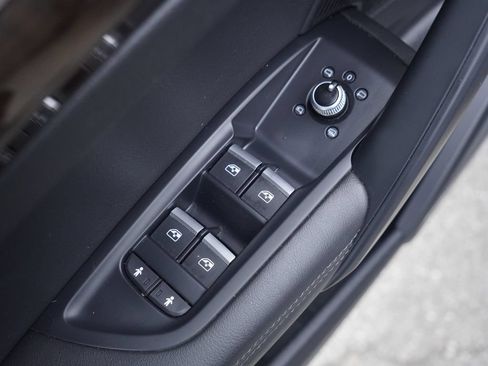 Used 2019 Audi Q5 Premium Plus w/ Premium Plus Package AWD/4WD image 9