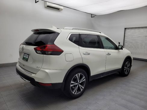 Used 2019 Nissan Rogue SV w/ Premium Package image 9