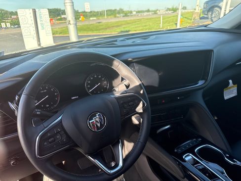Used 2023 Buick Envision Avenir AWD/4WD image 11