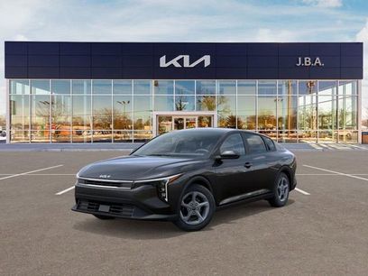 New 2025 Kia K4 LXS