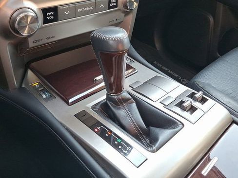 Used 2018 Lexus GX 460 Premium w/ Premium Package AWD/4WD image 15