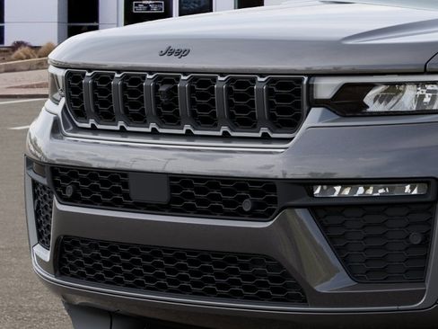 New 2026 Jeep Grand Cherokee L Limited AWD/4WD image 11