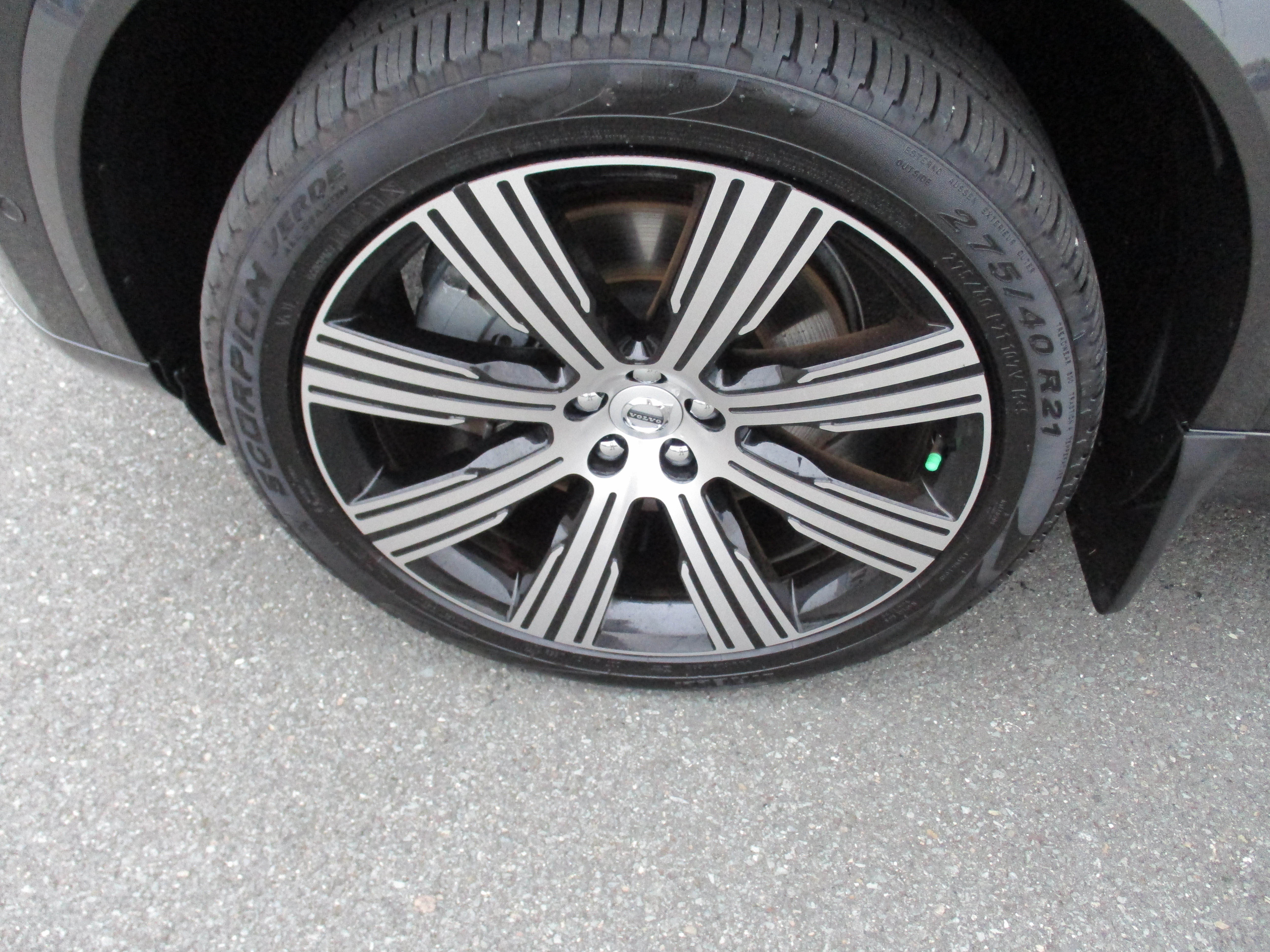 Certified 2024 Volvo XC90 T8 Ultimate w/ Protection Package Premier AWD/4WD image 9