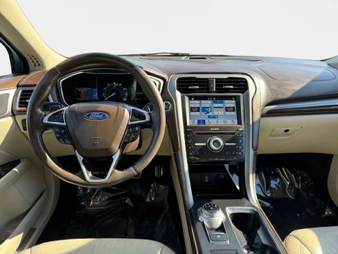 Used 2017 Ford Fusion Platinum FWD image 13