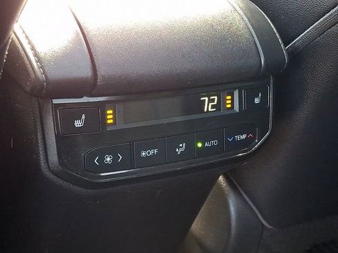 Used 2022 Toyota Highlander Platinum AWD/4WD image 12