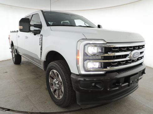Used 2024 Ford F250 King Ranch w/ FX4 Off-Road Package AWD/4WD image 3