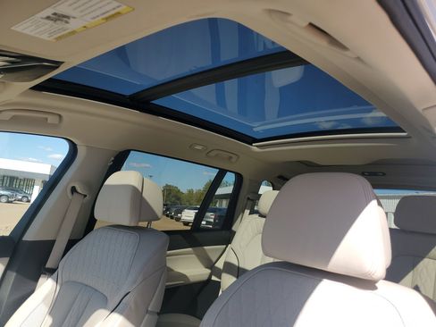 Used 2022 BMW X7 xDrive40i w/ Premium Package image 27