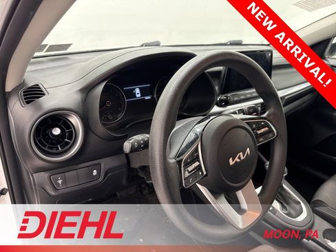 Used 2022 Kia Forte LXS image 17