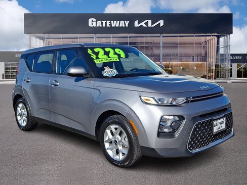Used 2022 Kia Soul LX w/ Technology Package image 1