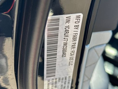 Used 2021 Jeep Grand Cherokee Summit AWD/4WD image 29