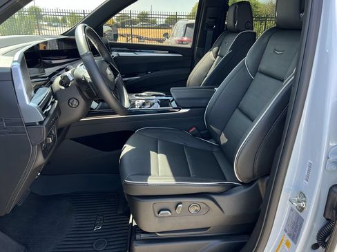 Used 2026 Cadillac Escalade Sport w/ Touring Package AWD/4WD image 5