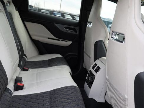 Used 2020 Jaguar F-PACE SVR image 16