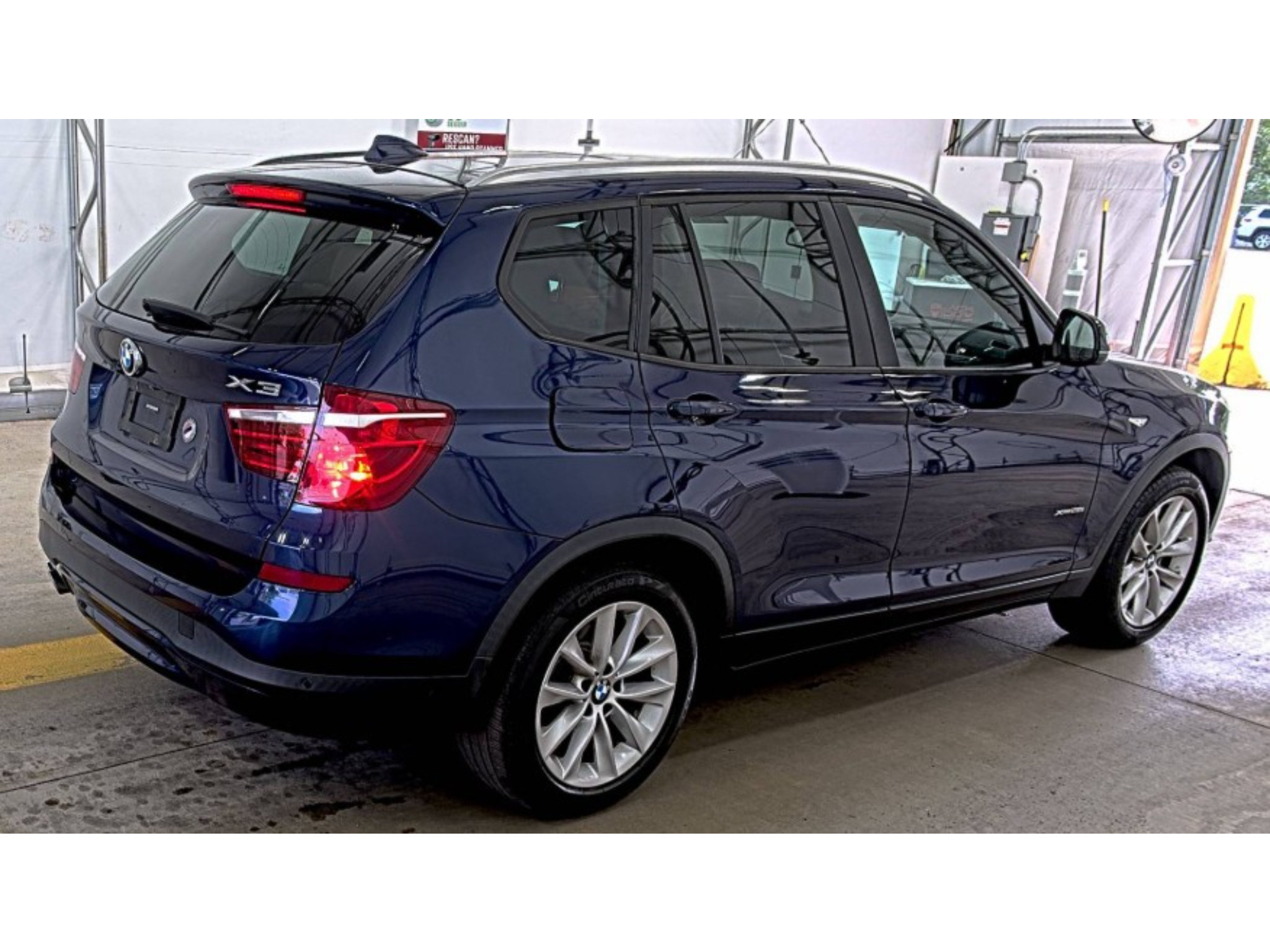 Used 2017 BMW X3 xDrive28i AWD/4WD image 6