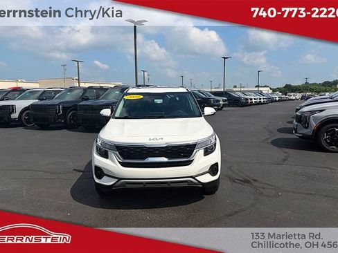 Used 2023 Kia Seltos EX AWD/4WD image 2