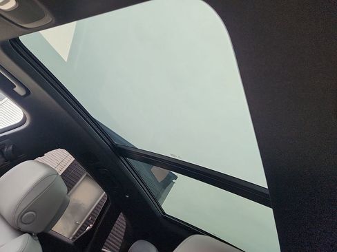 Used 2022 Audi SQ5 Premium w/ Convenience Package image 13