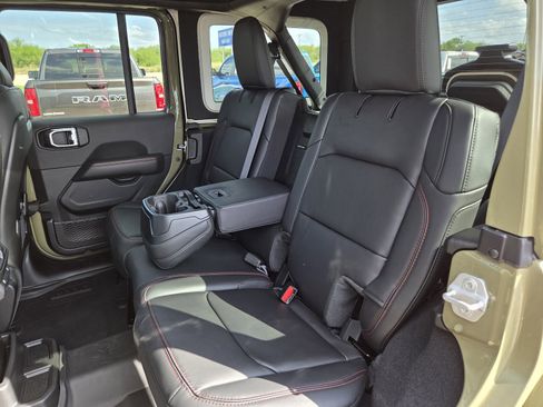 New 2026 Jeep Wrangler Unlimited Rubicon AWD/4WD image 26