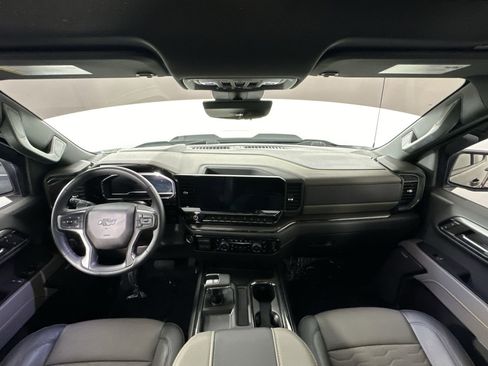 Used 2024 Chevrolet Silverado 1500 ZR2 w/ Technology Package image 24