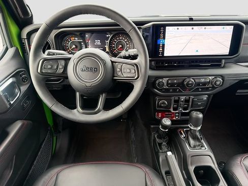 Used 2025 Jeep Wrangler Unlimited Rubicon AWD/4WD image 24