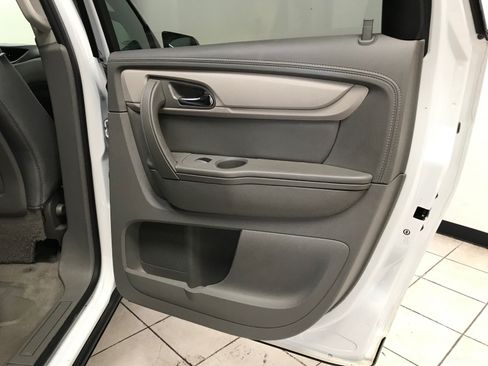 Used 2017 Chevrolet Traverse LS FWD image 14