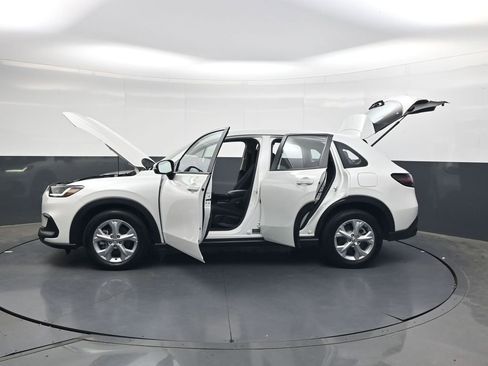 Used 2025 Honda HR-V LX image 36