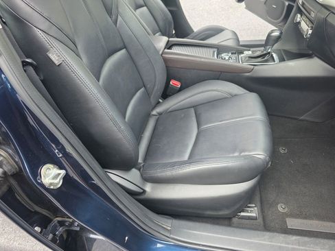 Used 2018 MAZDA MAZDA3 Touring FWD image 11